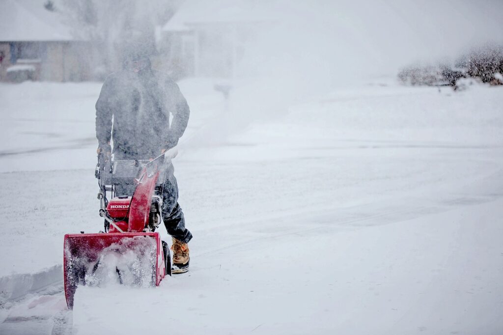 snowblowing, snow, blower-7676128.jpg